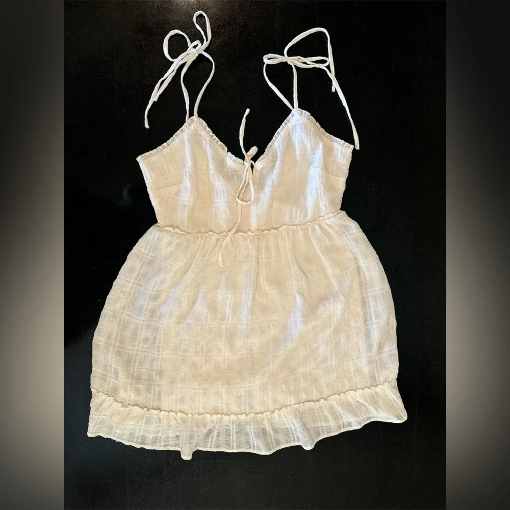 Forever 21 Cream Sleeveless Dress with tie around shoulders - Picture 1 of 6